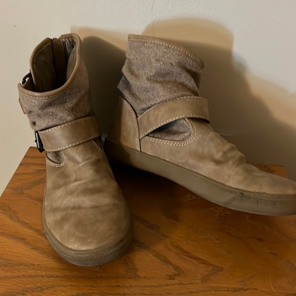 Blowfish Junior’s Slouch Ankle booties